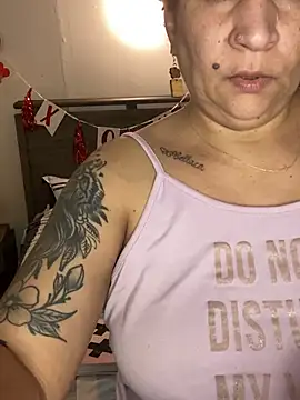 Snapshot of ladycreamypr2 chatting on February 17, 7:16 am ladycreamypr2 online show from February 17, 7:16 am