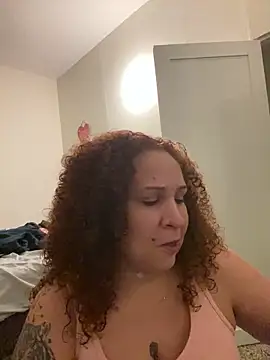 Snapshot of ladycreamypr2 chatting on February 19, 3:24 am ladycreamypr2 online show from February 19, 3:24 am