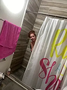 Snapshot of ladycreamypr2 chatting on February 22, 1:29 am ladycreamypr2 online show from February 22, 1:29 am