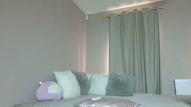 KatBigBum online show from May 8, 8:19 am