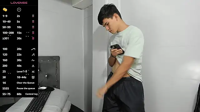 Jacobb Lee online show from December 13, 1:37 am