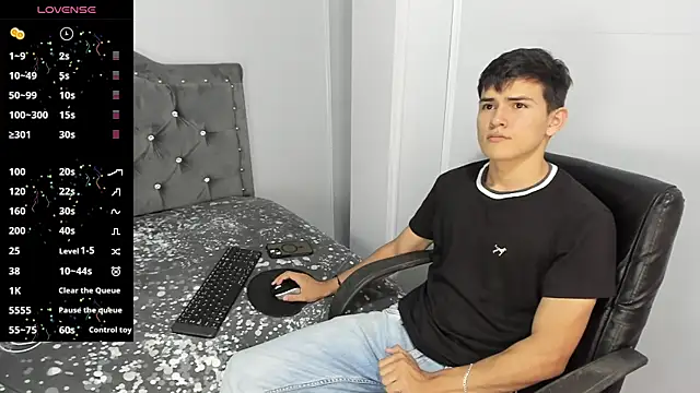 Jacobb Lee online show from December 20, 7:28 pm