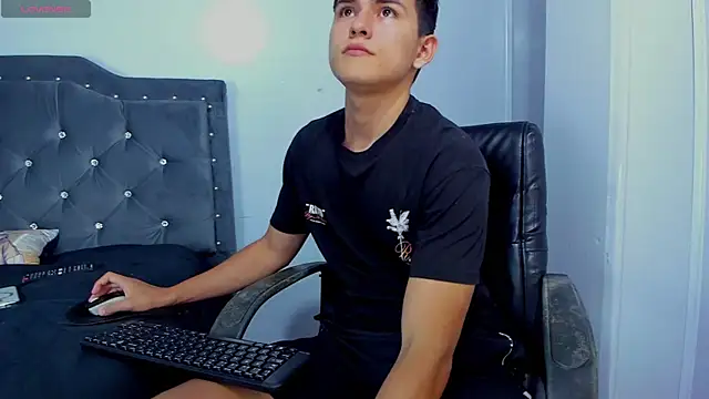 Jacobb Lee online show from November 13, 9:47 pm