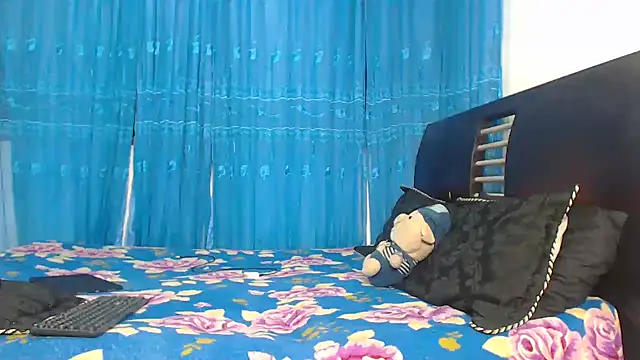 Hot Sharks  online show from October 15, 6:57 am