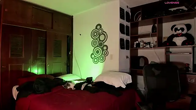 Snapshot of Teo_skinny chatting on November 19, 7:47 pm Teo skinny online show from November 19, 7:47 pm