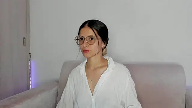 Lilacutte  online show from February 9, 10:42 am