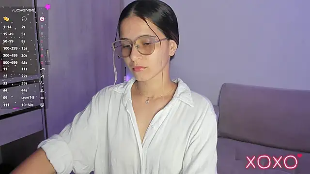 Lilacutte  online show from November 11, 10:15 am