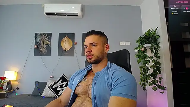 Snapshot of JeremyLowe chatting on December 20, 4:57 pm JeremyLowe online show from December 20, 4:57 pm