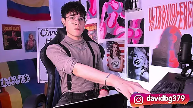 Snapshot of cinnamon_boyxxx chatting on March 9, 1:56 am cinnamon boyxxx online show from March 9, 1:56 am