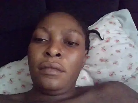 Snapshot of Midnight_Clique_ chatting on October 15, 8:36 am Midnight Clique online show from October 15, 8:36 am