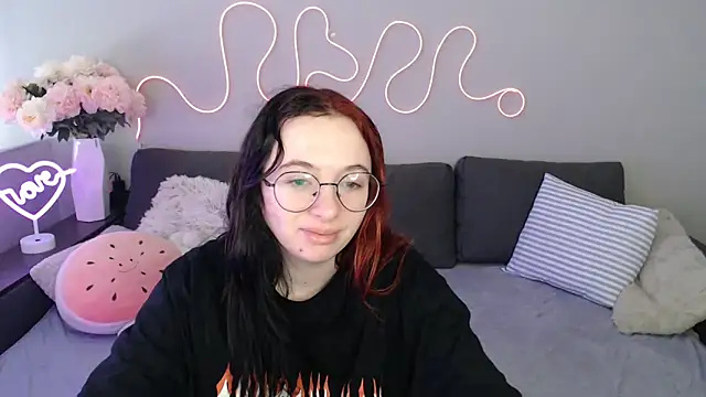 Mini Diva online show from November 12, 9:10 am