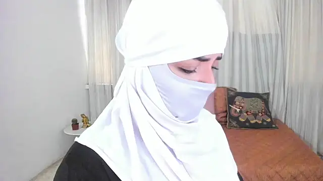 Snapshot of Uzra_hayed chatting on June 25, 2:54 pm Uzra hayed online show from June 25, 2:54 pm