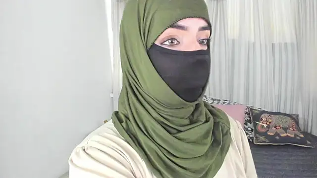 Snapshot of Uzra_hayed chatting on July 6, 3:03 pm Uzra hayed online show from July 6, 3:03 pm