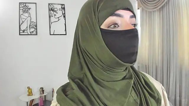 Snapshot of Uzra_hayed chatting on July 28, 3:21 pm Uzra hayed online show from July 28, 3:21 pm