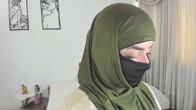 Snapshot of Uzra_hayed chatting on July 28, 6:20 pm Uzra hayed online show from July 28, 6:20 pm