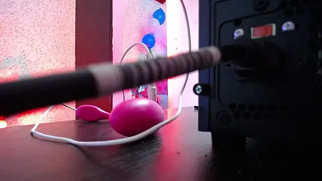 luly pink online show from October 3, 3:47 am