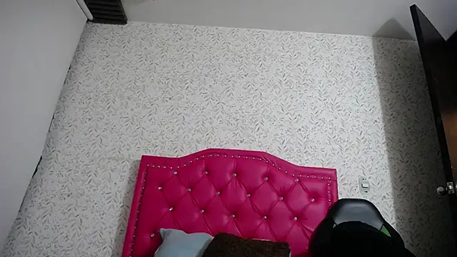 luly pink online show from October 14, 3:29 am