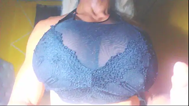 DanielaMuscleTS online show from December 3, 10:51 pm