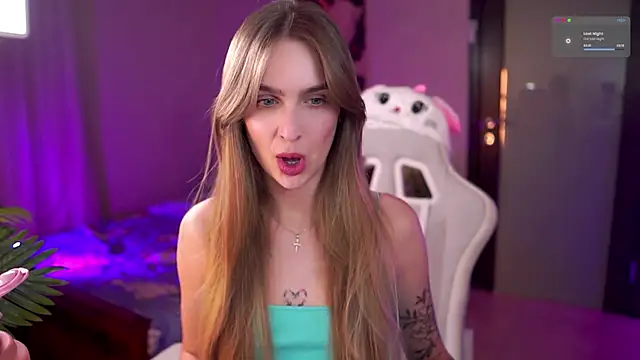 Kamila icee online show from February 19, 9:00 pm