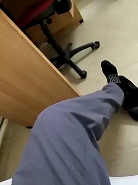 Snapshot of onbifeet chatting on March 13, 6:12 pm onbifeet online show from March 13, 6:12 pm