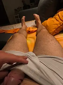 onbifeet online show from July 11, 9:49 pm