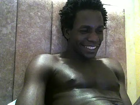 Snapshot of Bigras0011 chatting on June 21, 5:59 pm Bigras0011 online show from June 21, 5:59 pm