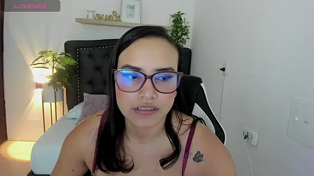 zoe danae  online show from December 14, 12:12 pm