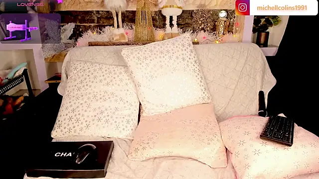 miicheell colins31 online show from December 9, 9:37 pm