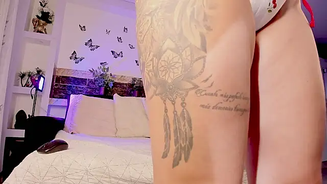 miicheell colins31 online show from February 3, 9:20 pm