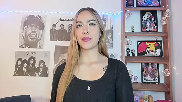 Snapshot of Meowlody chatting on November 10, 11:04 pm Meowlody online show from November 10, 11:04 pm