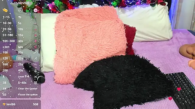 Snapshot of Hanna_horny_ chatting on December 26, 12:36 am Hanna horny online show from December 26, 12:36 am