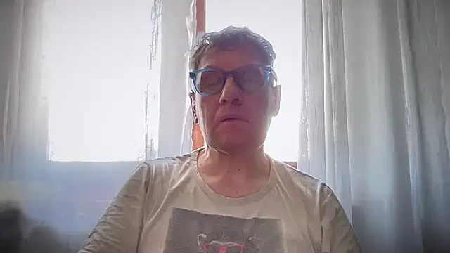 Snapshot of Britmi chatting on May 9, 8:19 am Britmi online show from May 9, 8:19 am