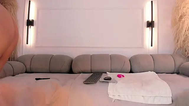 AliceHanz online show from March 18, 12:03 am