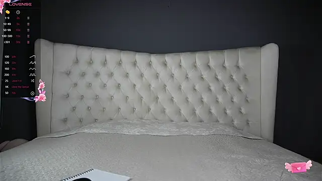 Snapshot of nichole_bree_ chatting on March 6, 11:36 am nichole bree online show from March 6, 11:36 am