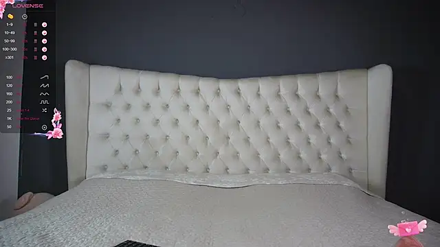Snapshot of nichole_bree_ chatting on March 7, 11:29 am nichole bree online show from March 7, 11:29 am