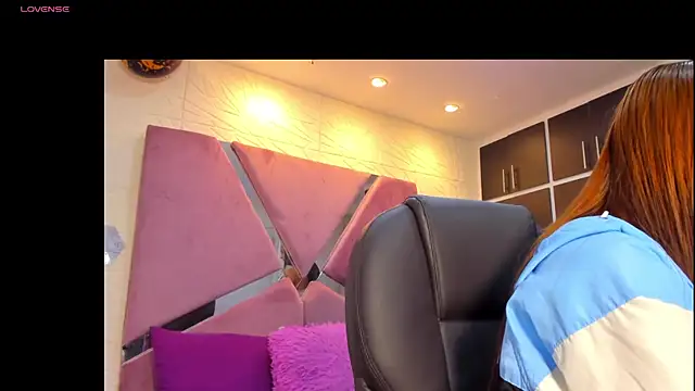 Charlotte Ice1 online show from October 28, 2:20 pm