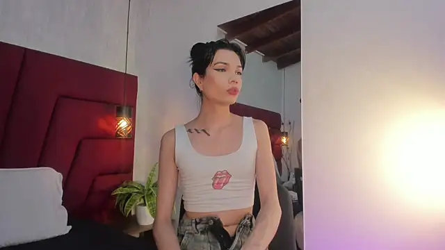 LadyLuminary online show from January 7, 7:38 pm