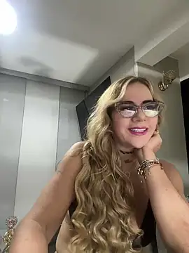 LARIANA RIVERA23 online show from January 13, 11:06 pm