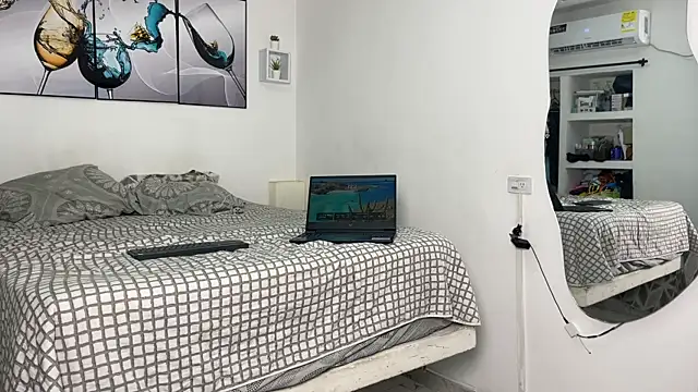 wendy alejo1712 online show from November 8, 10:30 pm