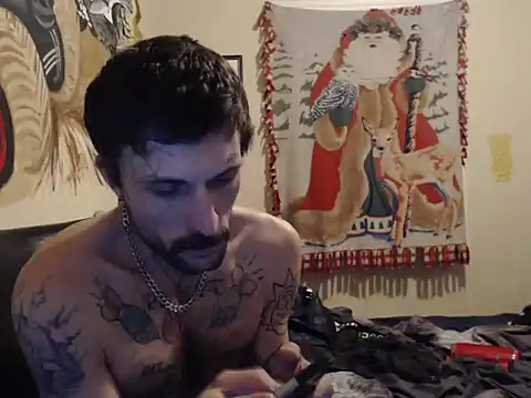 Snapshot of hungandtatted666 chatting on January 25, 3:51 am hungandtatted666 online show from January 25, 3:51 am