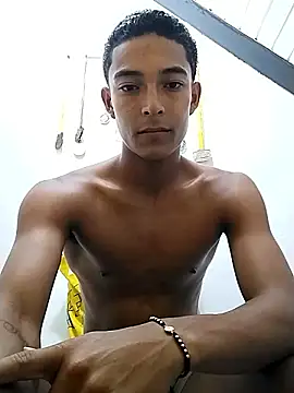 Demiansteven2 online show from December 4, 1:47 am