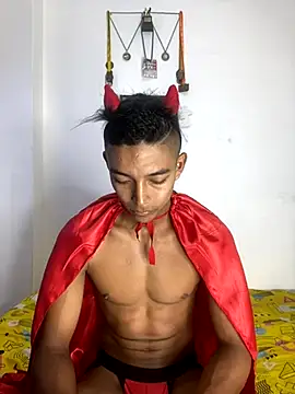 Demiansteven2 online show from October 28, 4:31 pm