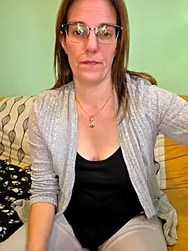 SpiceLea online show from November 8, 3:23 pm