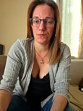 Snapshot of SpiceLea chatting on March 12, 2:34 pm SpiceLea online show from March 12, 2:34 pm