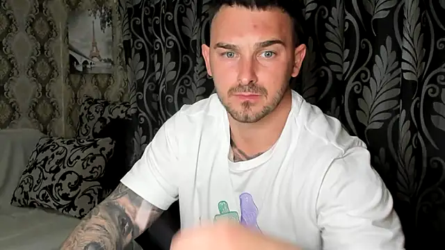 Jonmusclemaster online show from April 6, 8:10 pm