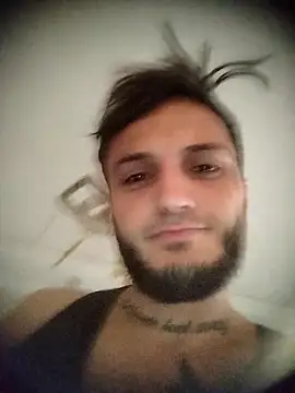 Snapshot of GrooD96 chatting on December 18, 4:29 am GrooD96 online show from December 18, 4:29 am