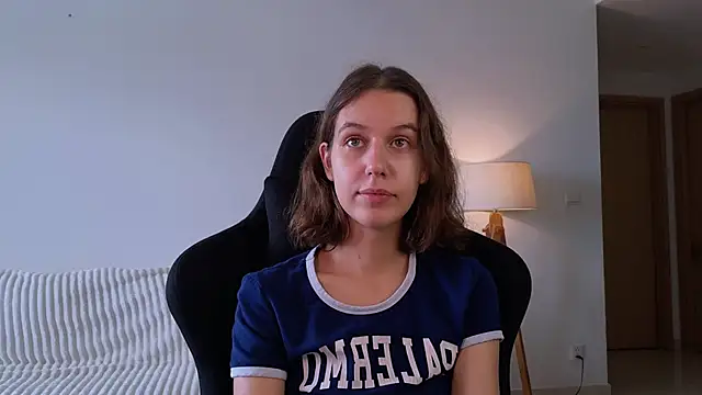 Snapshot of VanessaBayer2 chatting on December 13, 1:48 am VanessaBayer2 online show from December 13, 1:48 am
