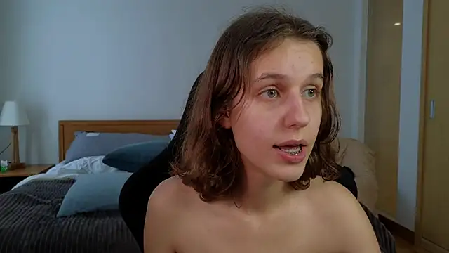 Snapshot of VanessaBayer2 chatting on March 16, 3:58 am VanessaBayer2 online show from March 16, 3:58 am