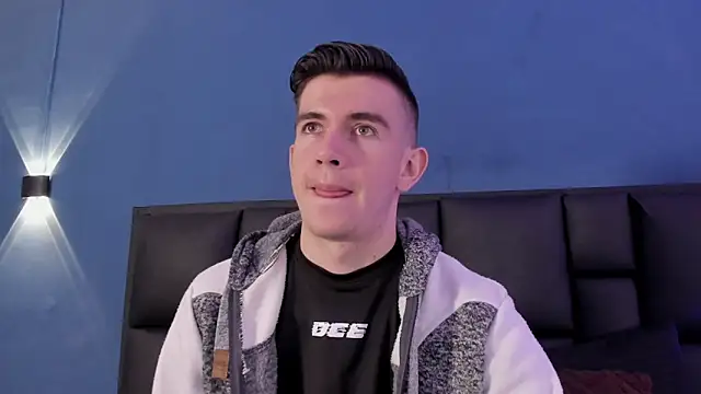 MikaelSlow online show from October 10, 3:49 am