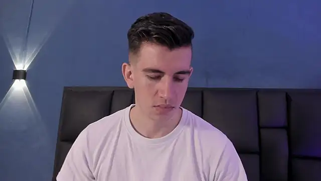 MikaelSlow online show from November 6, 3:51 am